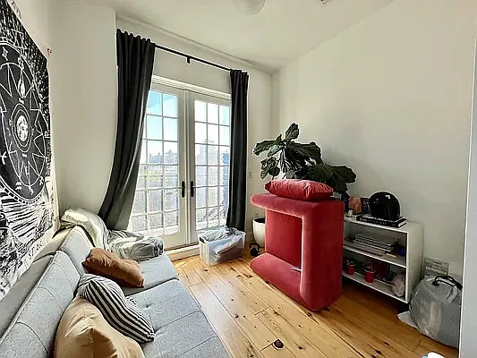 Rented by Nooklyn NYC LLC | media 27