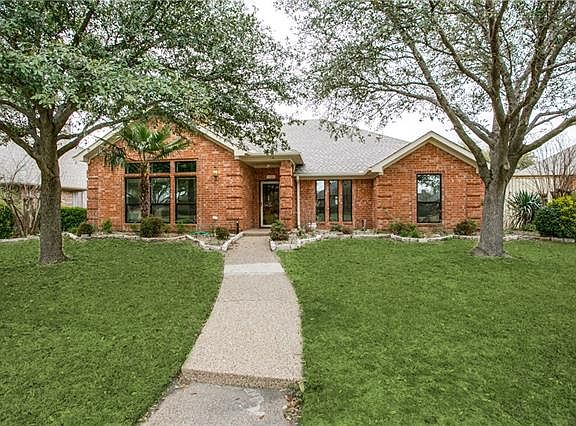 3rd image of 1521 Tawakoni Ln