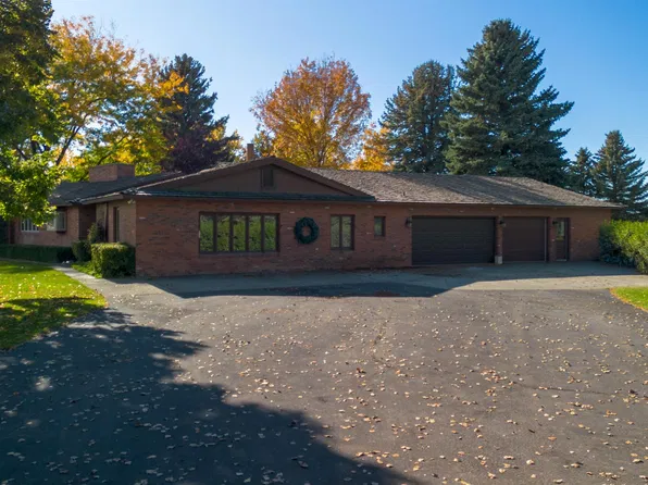 868 Lane 8, Powell, WY 82435