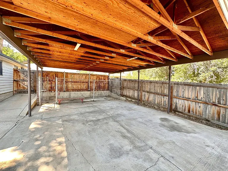 2610 S Gaylord St — Photo 17