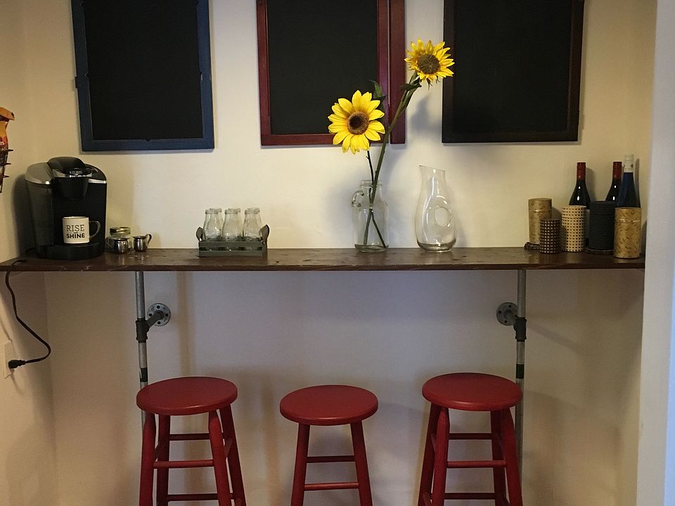 Charming Breakfast Nook