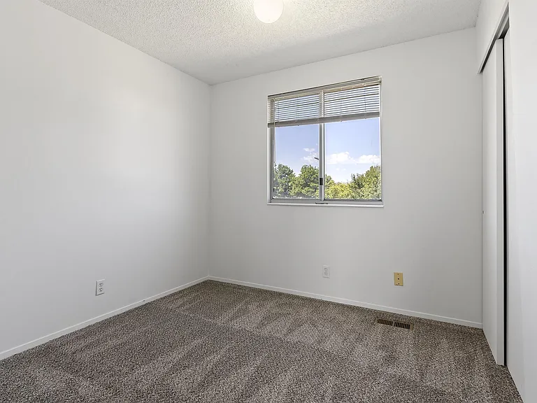 3528 W 5660 S — Photo 17