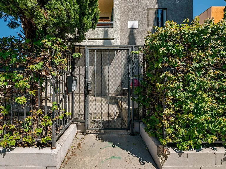 5533 Barton Ave — Photo 23