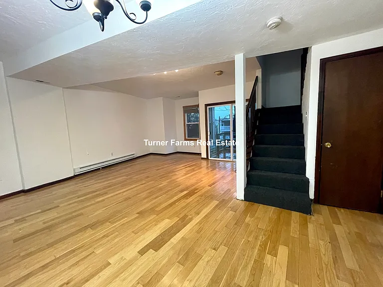 89 Sheridan St #1A — Photo 6