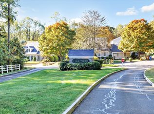 26 Bunker Hill Cir #26, Shelton, CT 06484