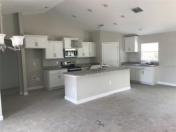 4th image of 841 Mendoza Dr