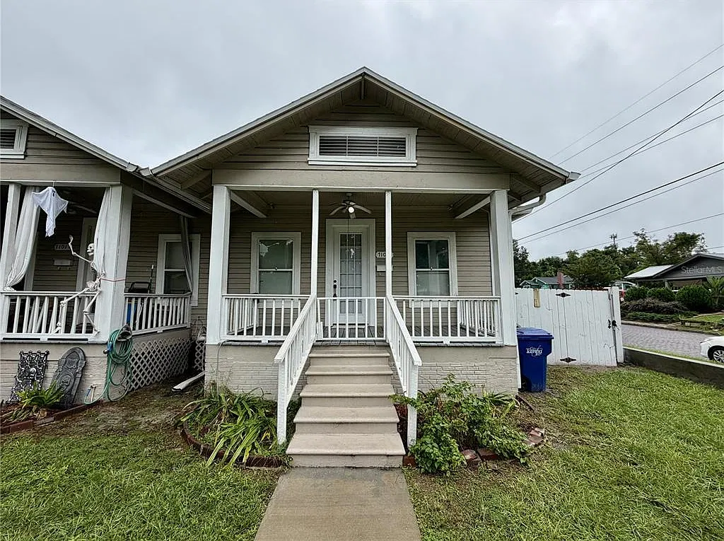 3 bed, 1.0 bath, 836 sqft, $2,200 — Photo 1