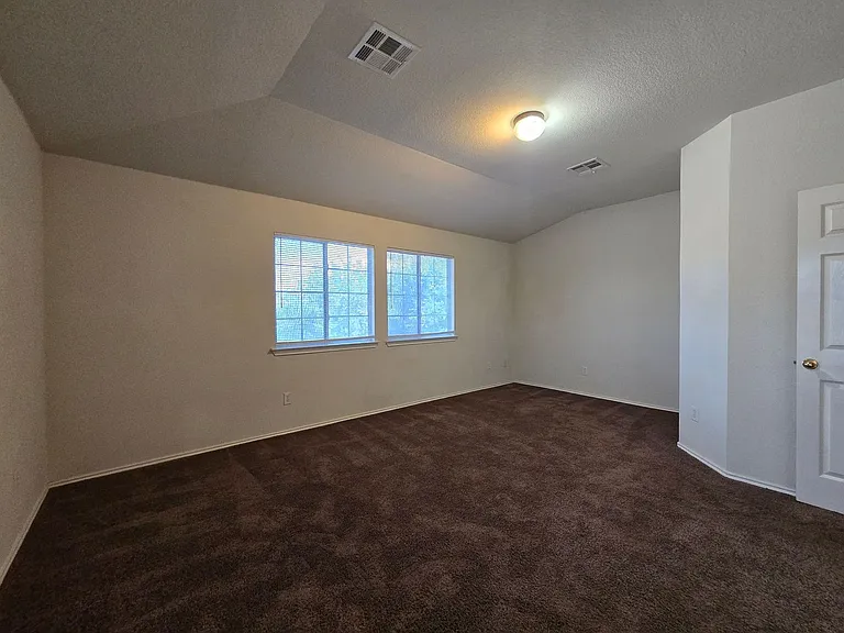 4708 Golden Gate Dr — Photo 14