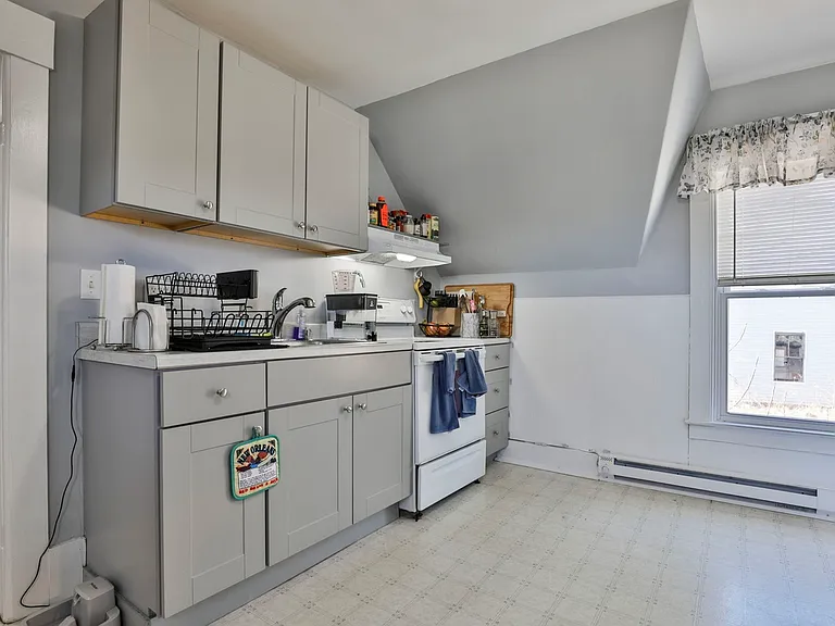 482 Reservoir Ave #2 — Photo 2