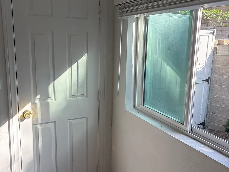 1026 N Mountain View Pl #2 — Photo 9
