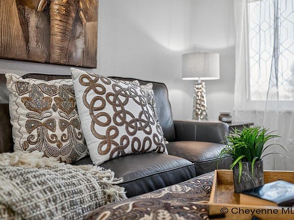 3rd image of 1717 W Allison Rd