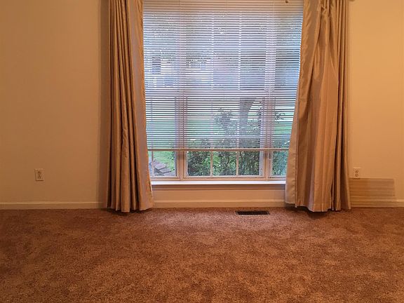 2nd image of 111 Sumner Meadows Ln