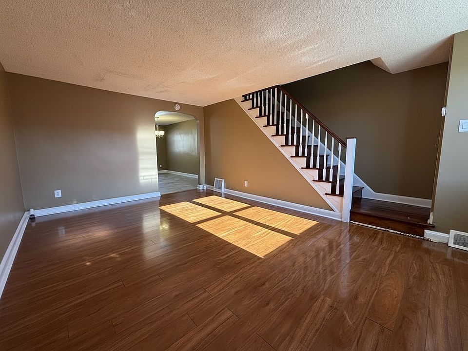 1st image of 119 W Madison Ave