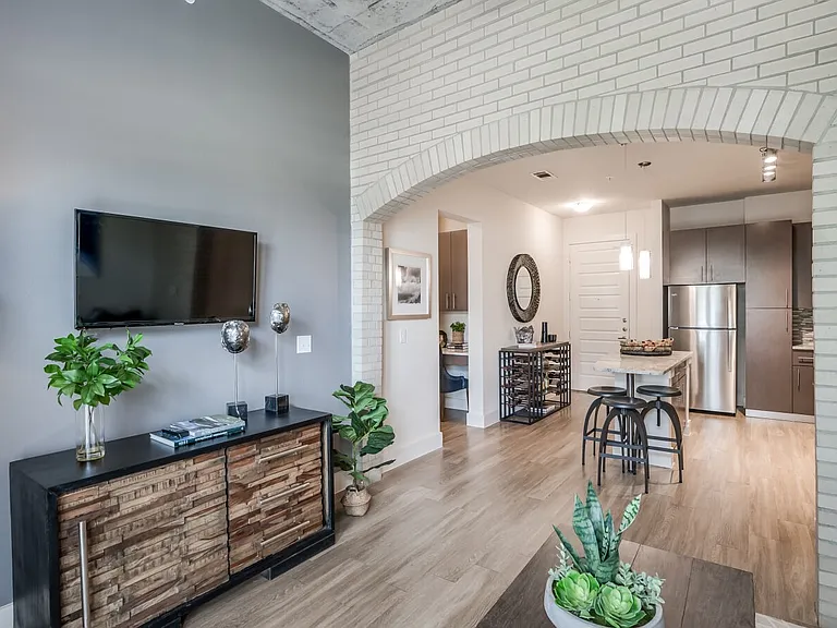 5880 Inwood Dr — Photo 6
