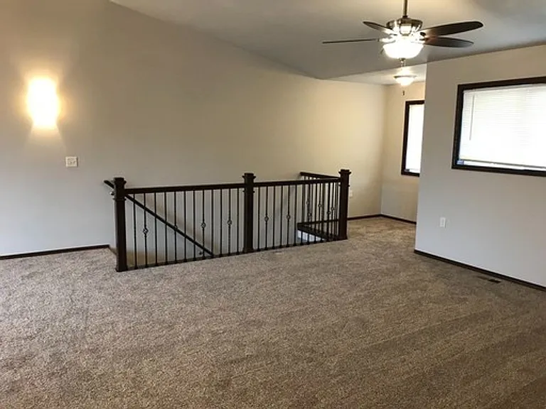 110 Tanner Ct — Photo 43