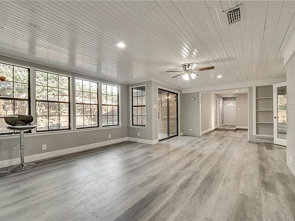 3rd image of 901 Smokey Ct