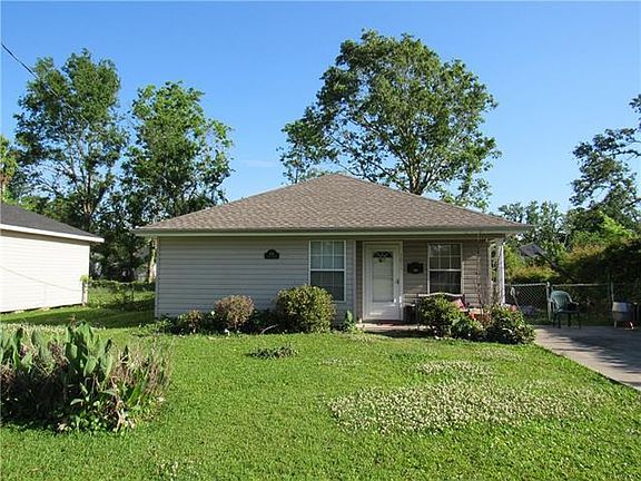 2nd image of 1011 Live Oak St
