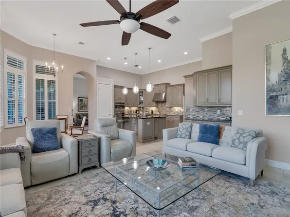 8260 Halbert Ln, Vero Beach, FL 32968