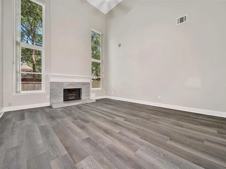 11 Windledge Pl — Photo 6