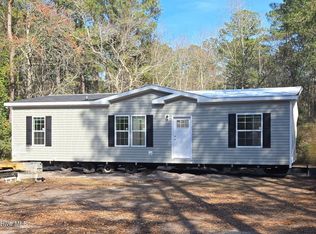 409 Pond View Cir, Hampstead, NC 28443