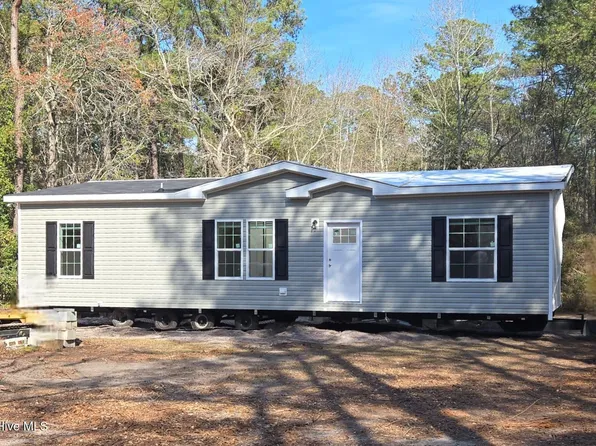 409 Pond View Circle, Hampstead, NC 28443