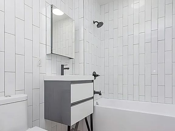 5th image of 256 Wyckoff St APT 2