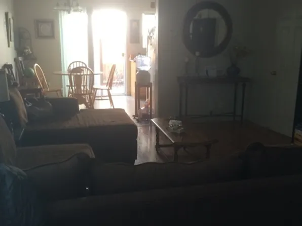 245 F St APT A, Los Banos, CA 93635