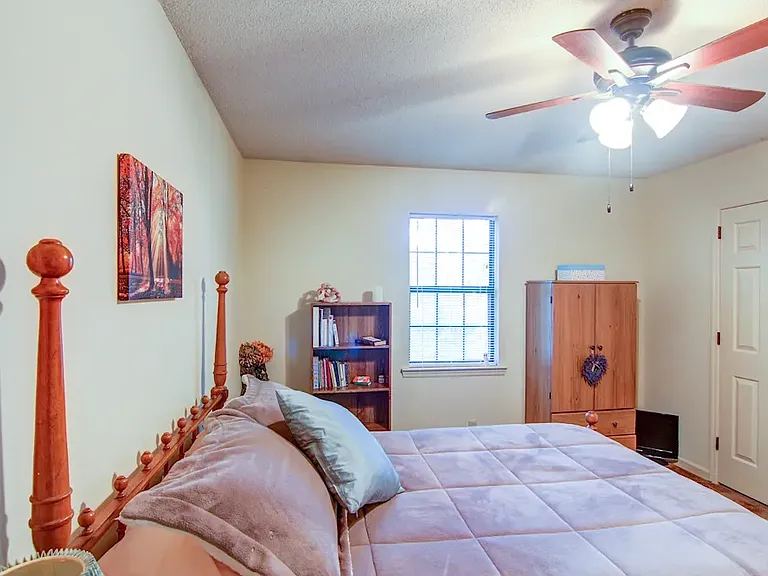 Tiffany Lane Duplexes — Photo 7
