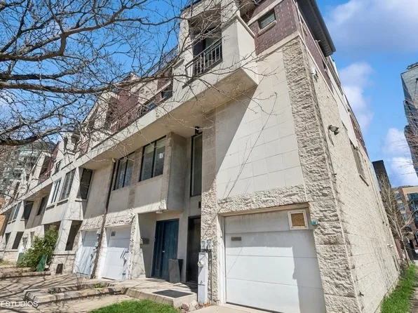 653 N Carpenter St, Chicago, IL 60642