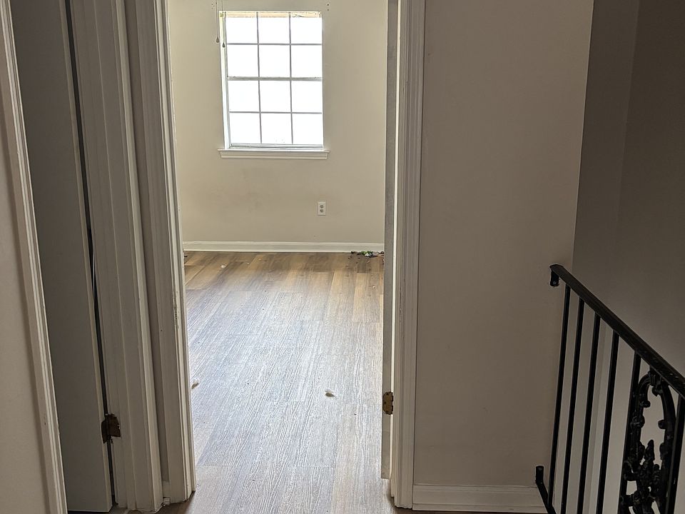 1st image of 319-323 Deckbar Ave #203