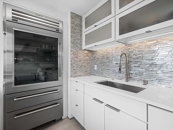 2nd image of 5200 N Flagler Dr APT 2301