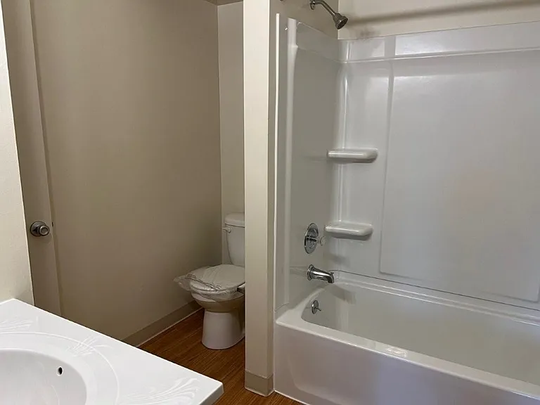 Winstead Village — Photo 17