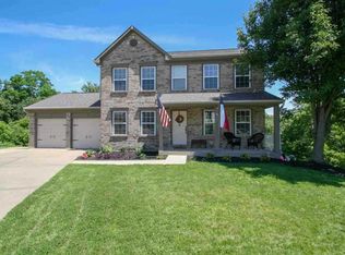 1874 Falcon Crest Cir, Hebron, KY 41048