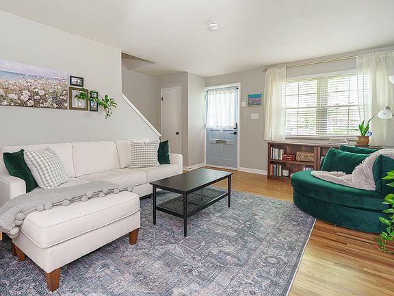 5th image of 1838 Northwest Ct APT B