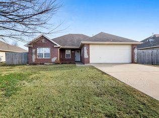 707 SW Sandrock Rd, Bentonville, AR 72712