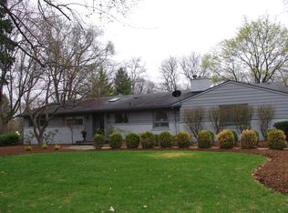 3731 Darlington Rd N, Bloomfield Hills, MI 48301