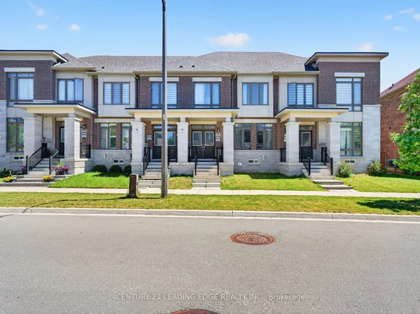26 Hahn St, Whitby, ON L1P 0H1