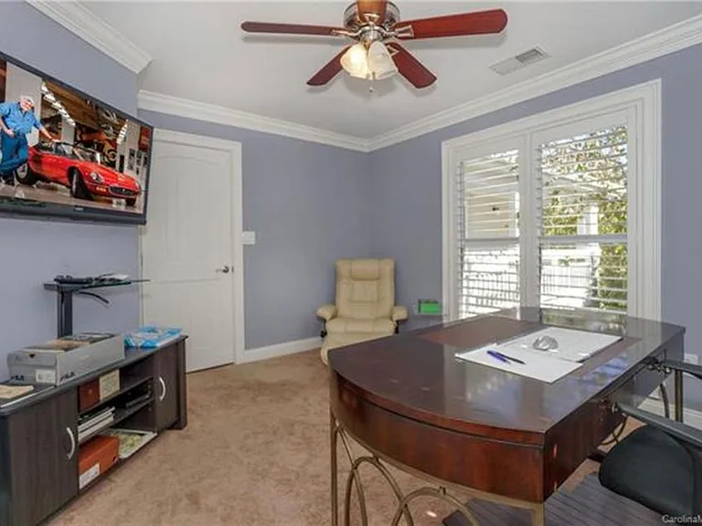 1217 Torrence Cres — Photo 12
