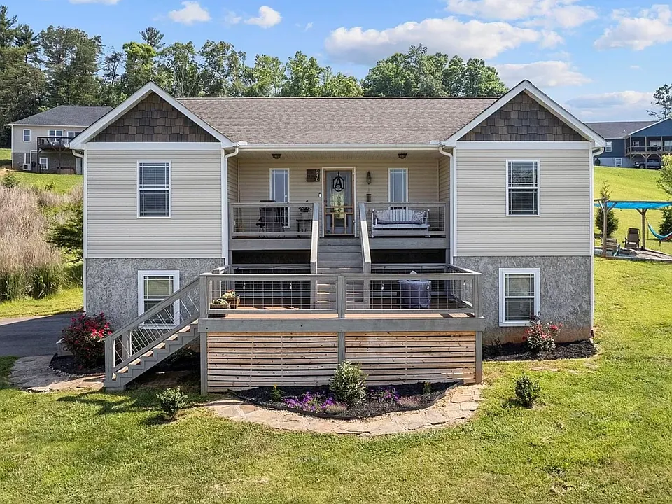 240 Eagle View Ln