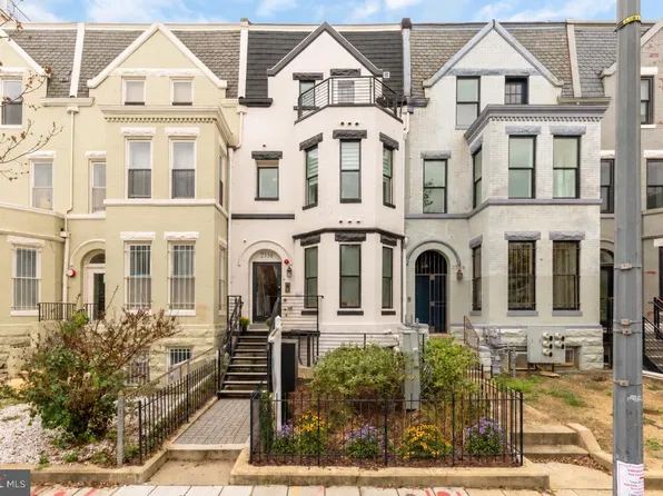 2556 University Pl NW #302, Washington, DC 20009