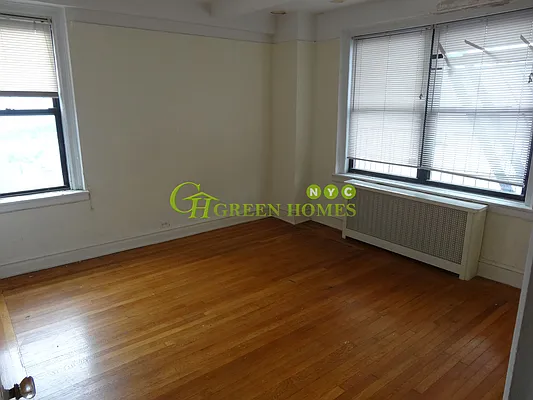 Rented by Green Home NY Realty LLC | media 18