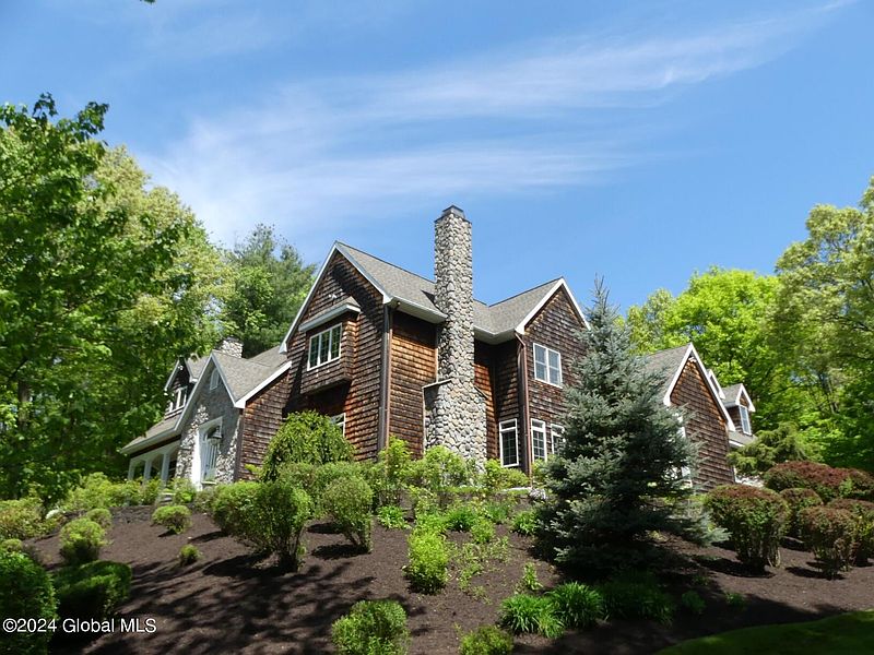 4th image of 2536 Fawn Ridge