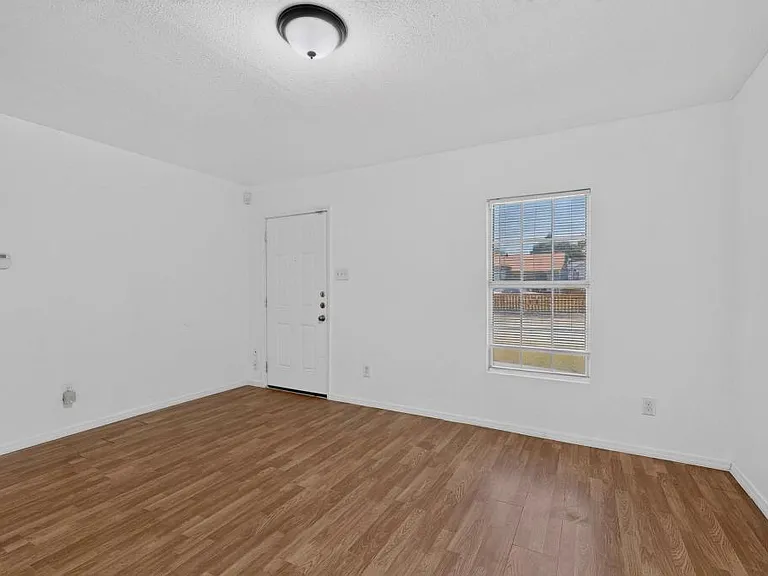 2538 Stovall Dr — Photo 9