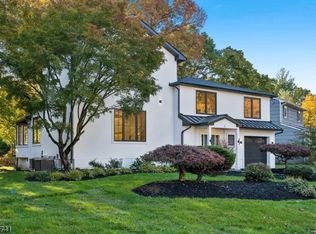 2 Glen Ave, Summit City, NJ 07901