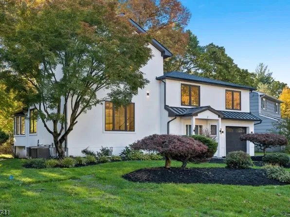 2 Glen Ave, Summit City, NJ 07901