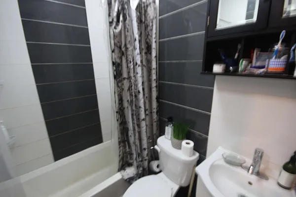 Rented by Nooklyn NYC LLC | media 50