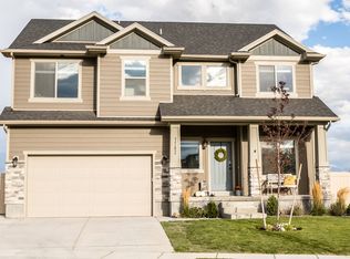 7762 N Copperbend Rd, Eagle Mountain, UT 84005