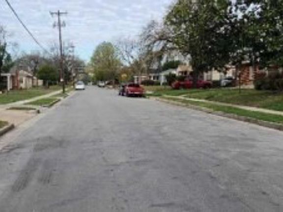 Exterior Neighborhood (street photo)