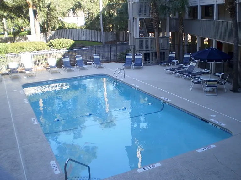 23 S Forest Beach Dr #111 — Photo 2