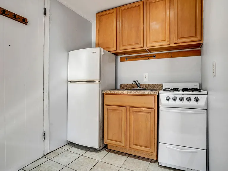 42 Trumbull St — Photo 20